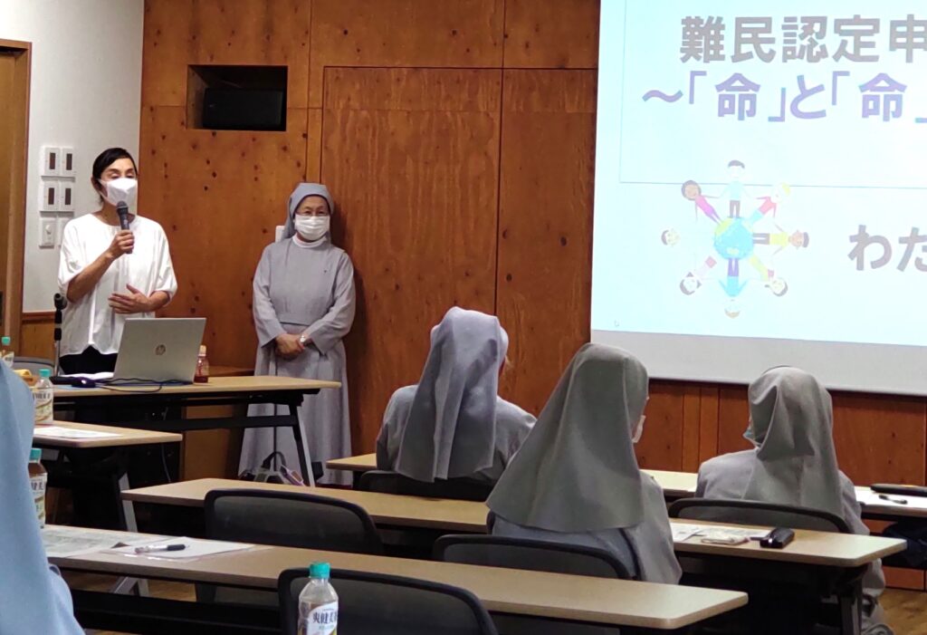 「日本における難民の状況」についての講話風景
